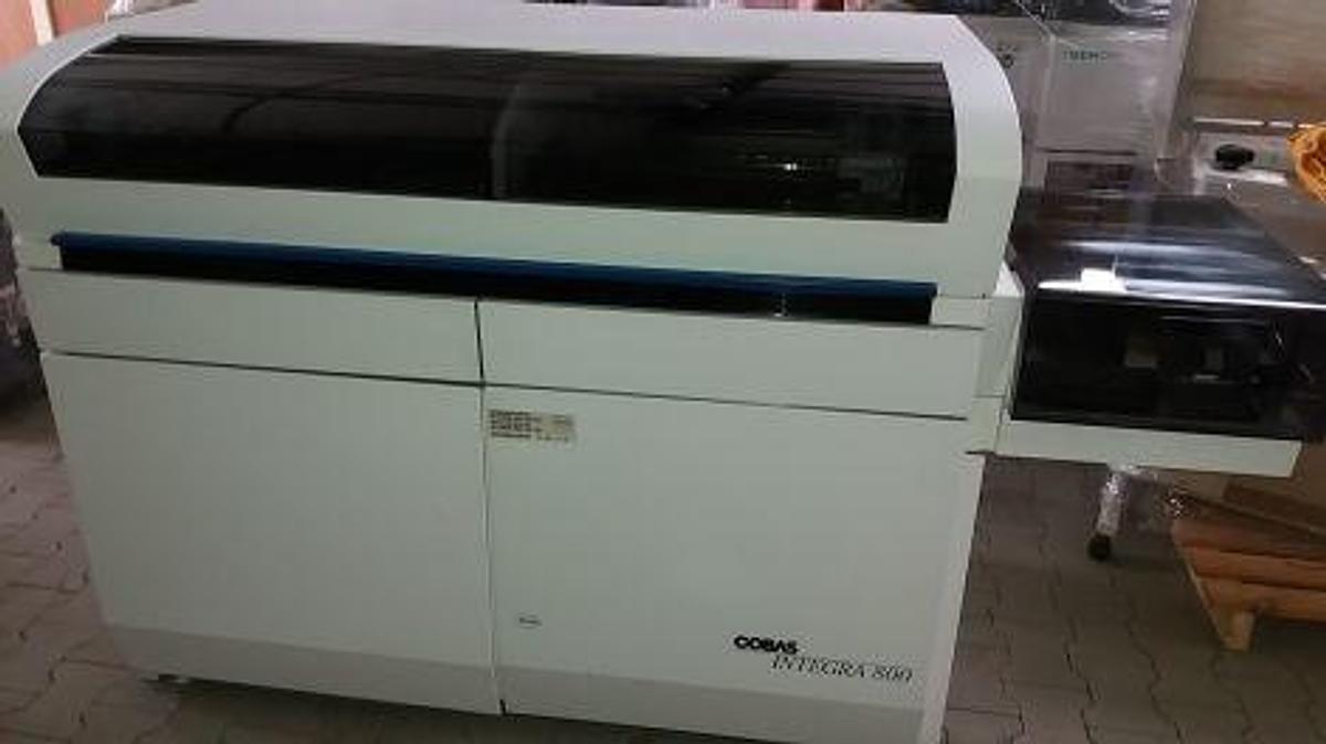 Used COBAS INTEGRA 800