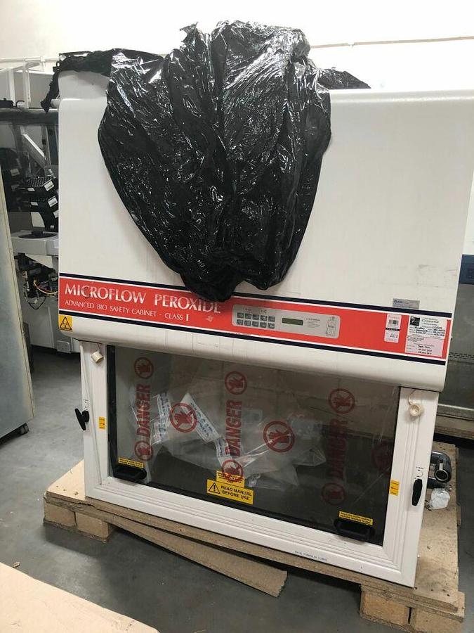 Used BIOQUELL MICROFLOW CLASS I MICROBIOLOGICAL SAFETY CABINET