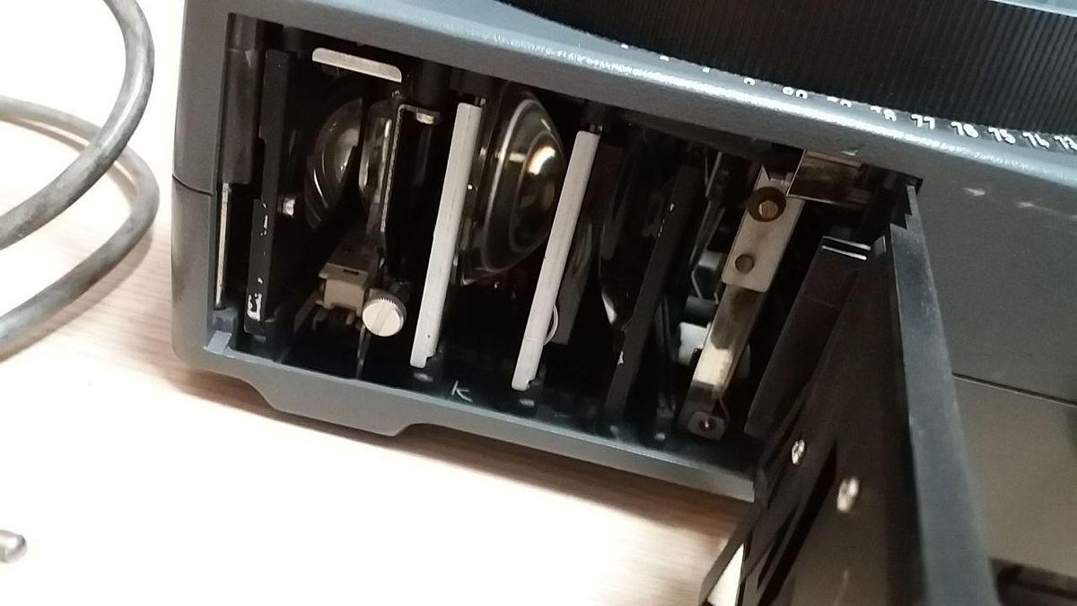 Used KODAK CAROUSEL S-AV 2050