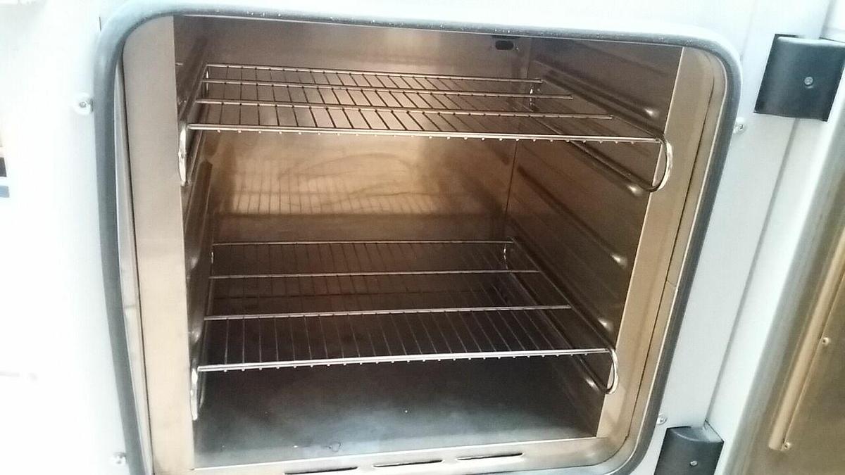 Used BINDER Dryer