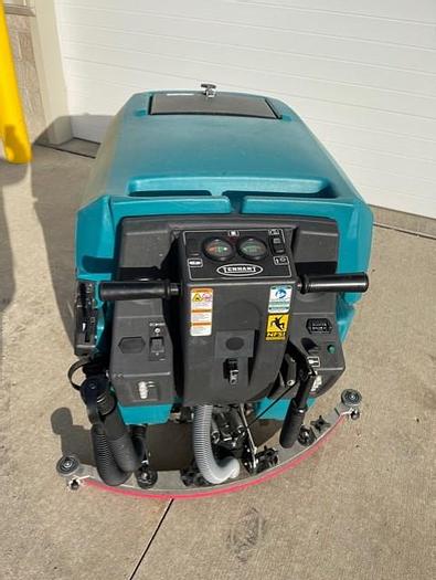 Used TENNANT 5700-800C WALK-BEHIND FLOOR SCRUBBER (BATTERY)