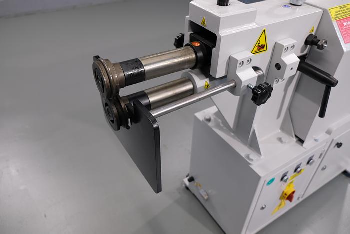 Uzma 2.5mm swaging machine