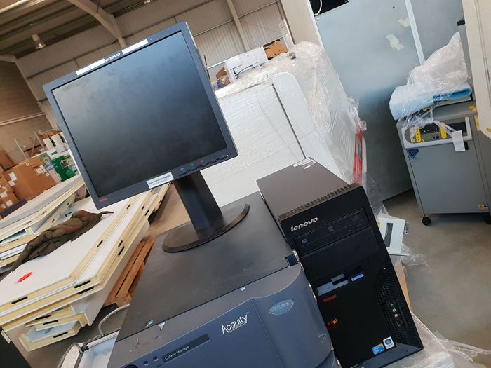 Used Waters ACQUITY UPLC