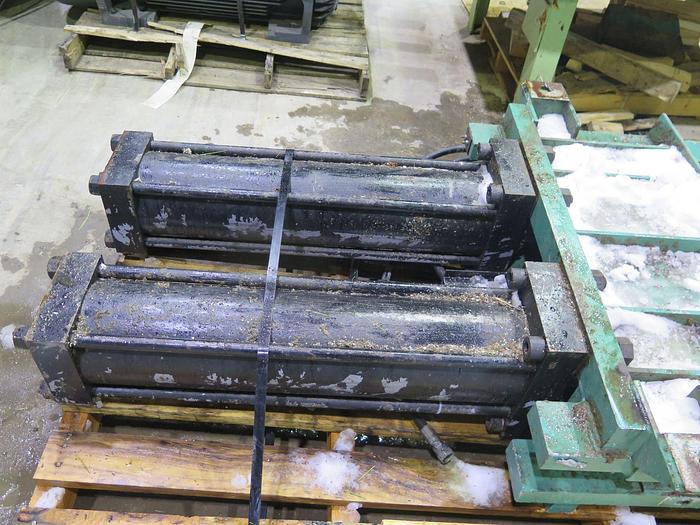 Used BLACK CLAWSON TAIL CUTTER HYDRAULIC