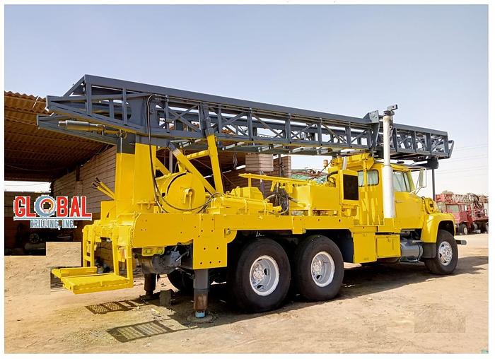 Used Item 0760 : 1976 Speedstar / Ford Water Well Drill Truck