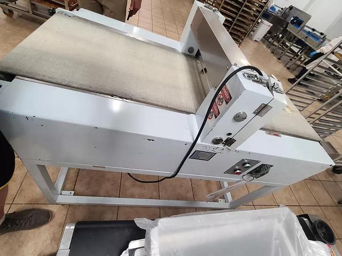 Used HSC Horizontal Slicer Bunn and Roll Slicer - Can Ship
