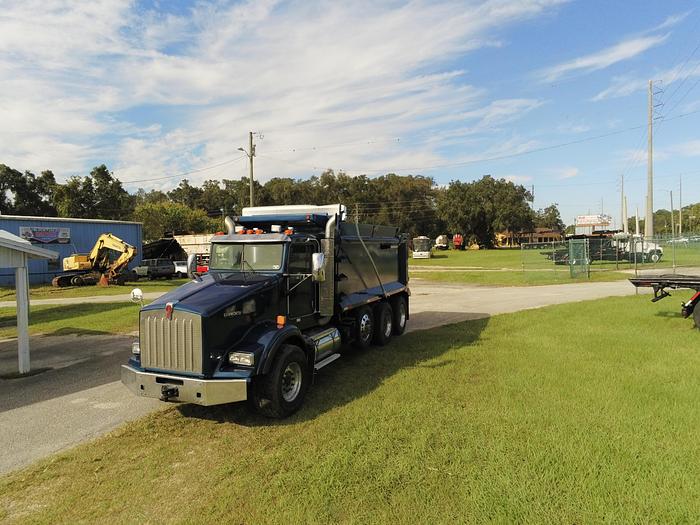 Used 2011 KENWORTH T-800 FACTORY DUMP TRUCK