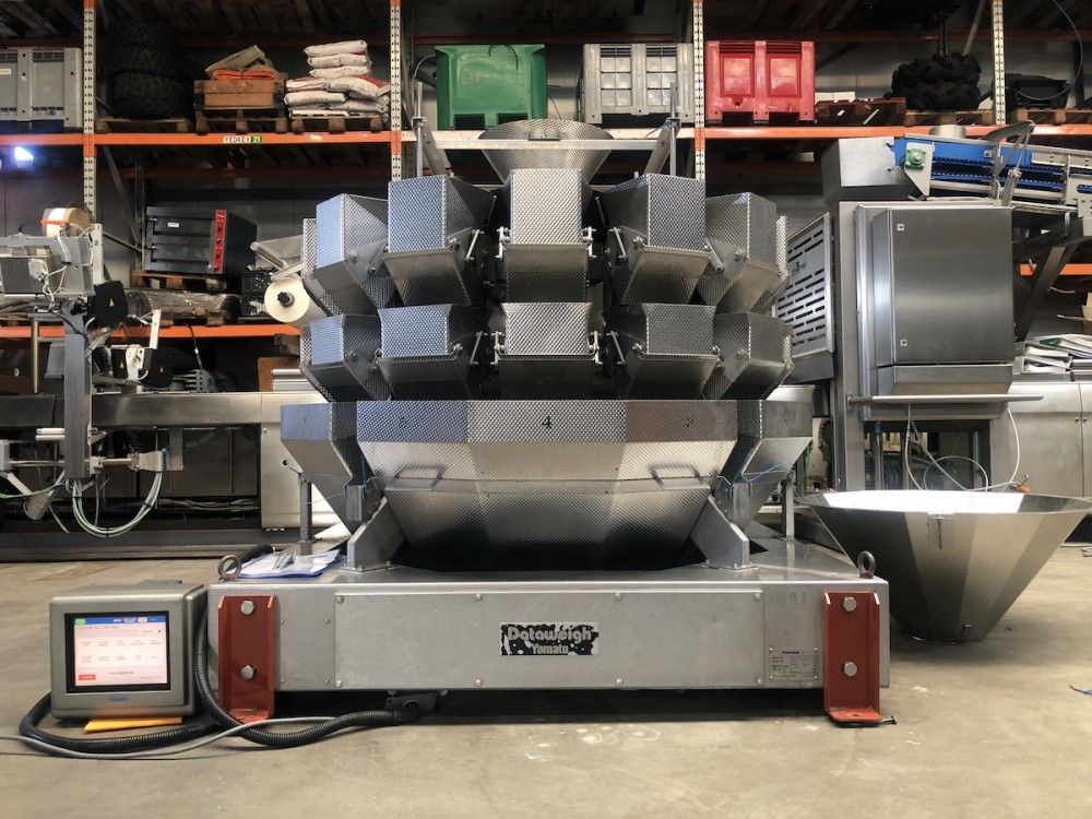 Used Yamato multihead weigher ADW714 SWH