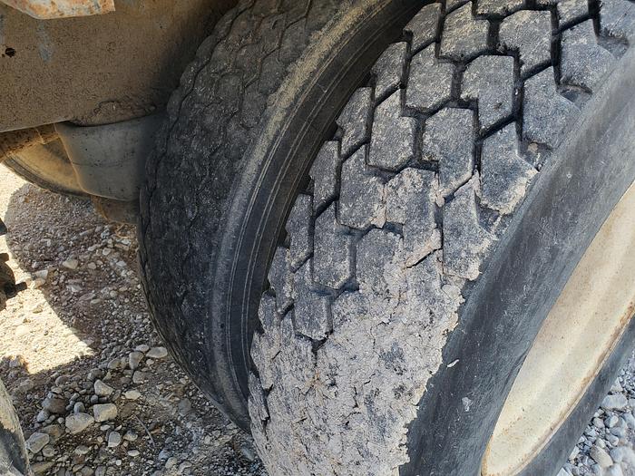 Used Peterbilt w/ Supreme 900T Vertical Feed Box - Allison Transmission