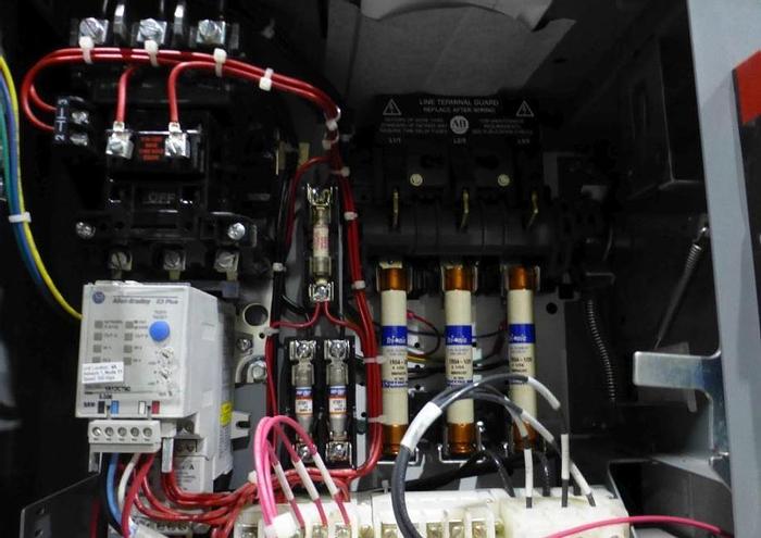 Used ALLEN BRADLEY CENTERLINE 2100 INTELLICENTER MCC SECTION