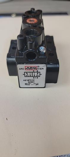 INGERSOLL-RAND ARO PNEUMOTIC AIR VALVE 1/4" PILOT A212PB-3 (B13)
