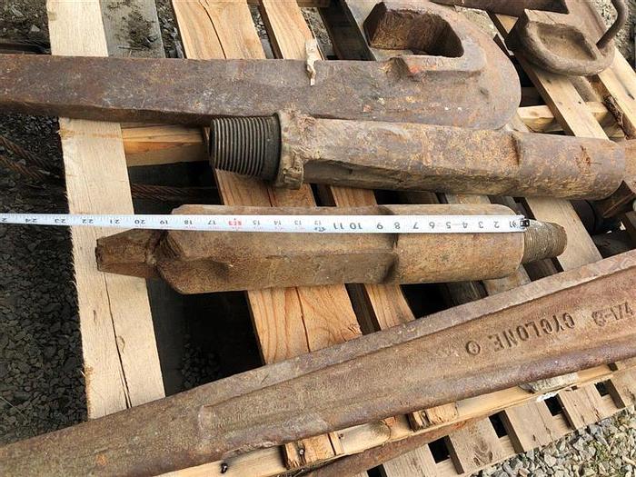 Used Special Chisel Cutting Bit for Cable Tool