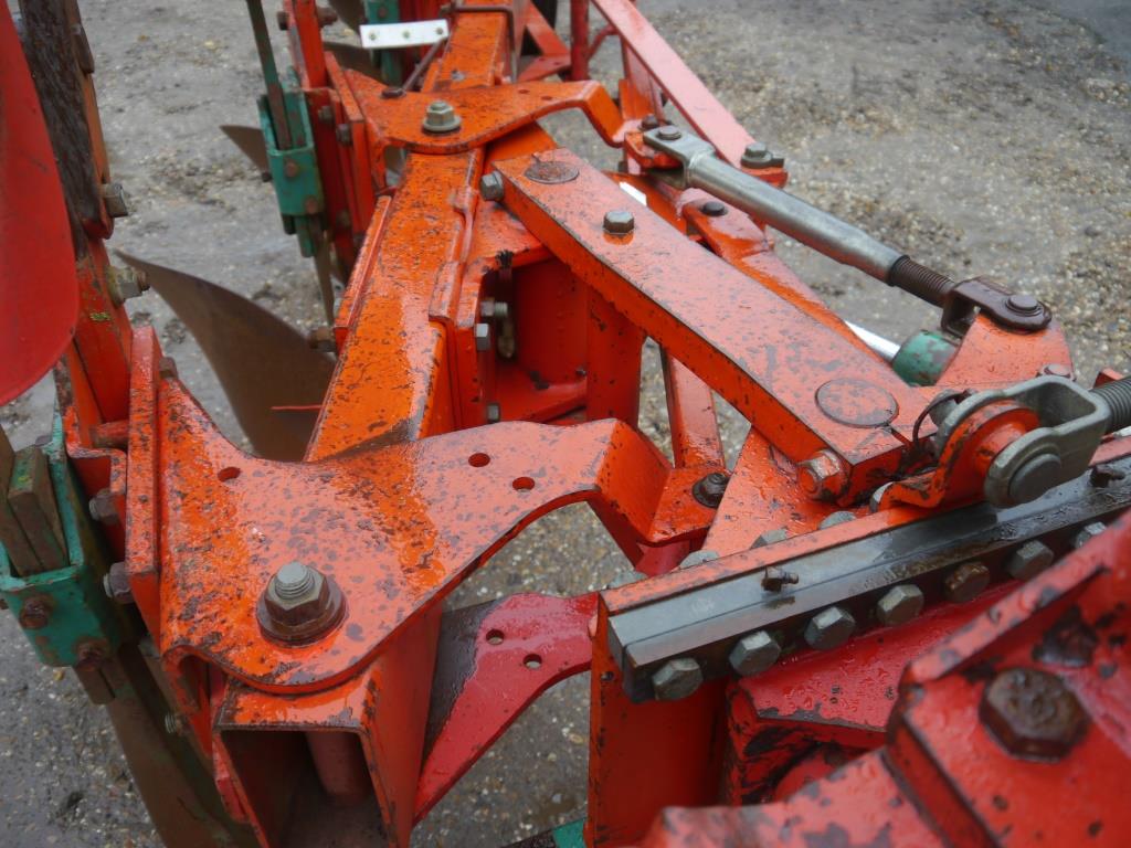 Used Kverneland LD85-240 Plough