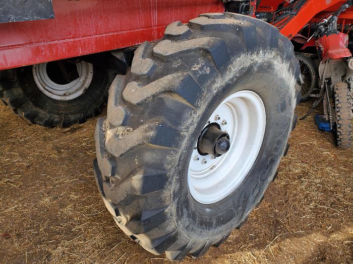 Used 2011 Valmar AirFlo 6600 Fertilizer Applicator