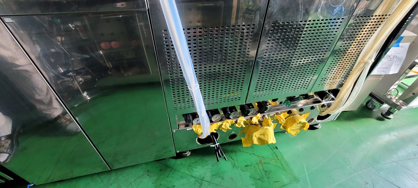 Used Tel MARK-Vz 2-Coater and 2-Developer CLEAN Track Systems