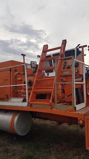 Used 2002 WELCAN 4 Axle Carrier Style Oilfield Pump / Kill Truck