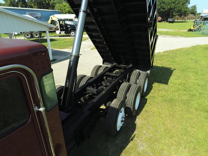 Used 2009 Kenworth W900