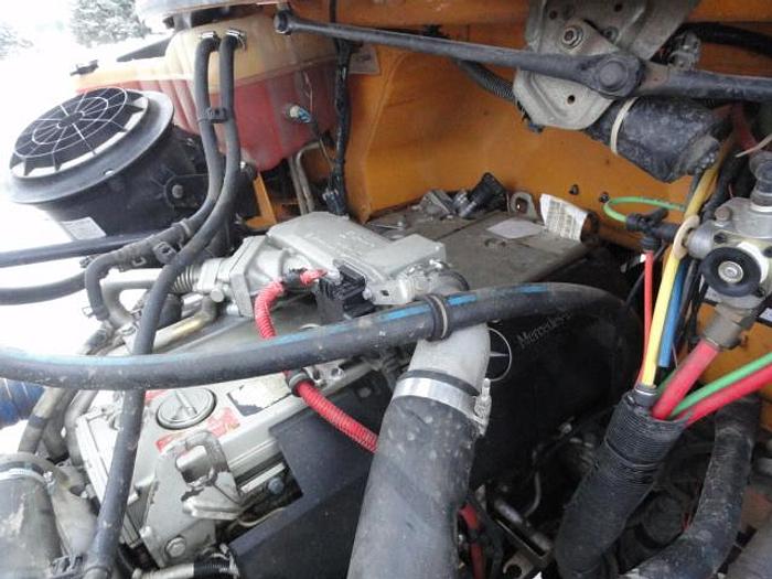 Used 2007 freightliner BUSINESS CLASS M2 106