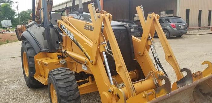 Used 2006 CASE 580M