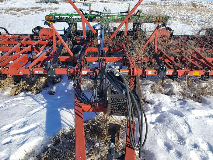 Used 2011 28' Case IH TigerMate 200 Field Cultivator