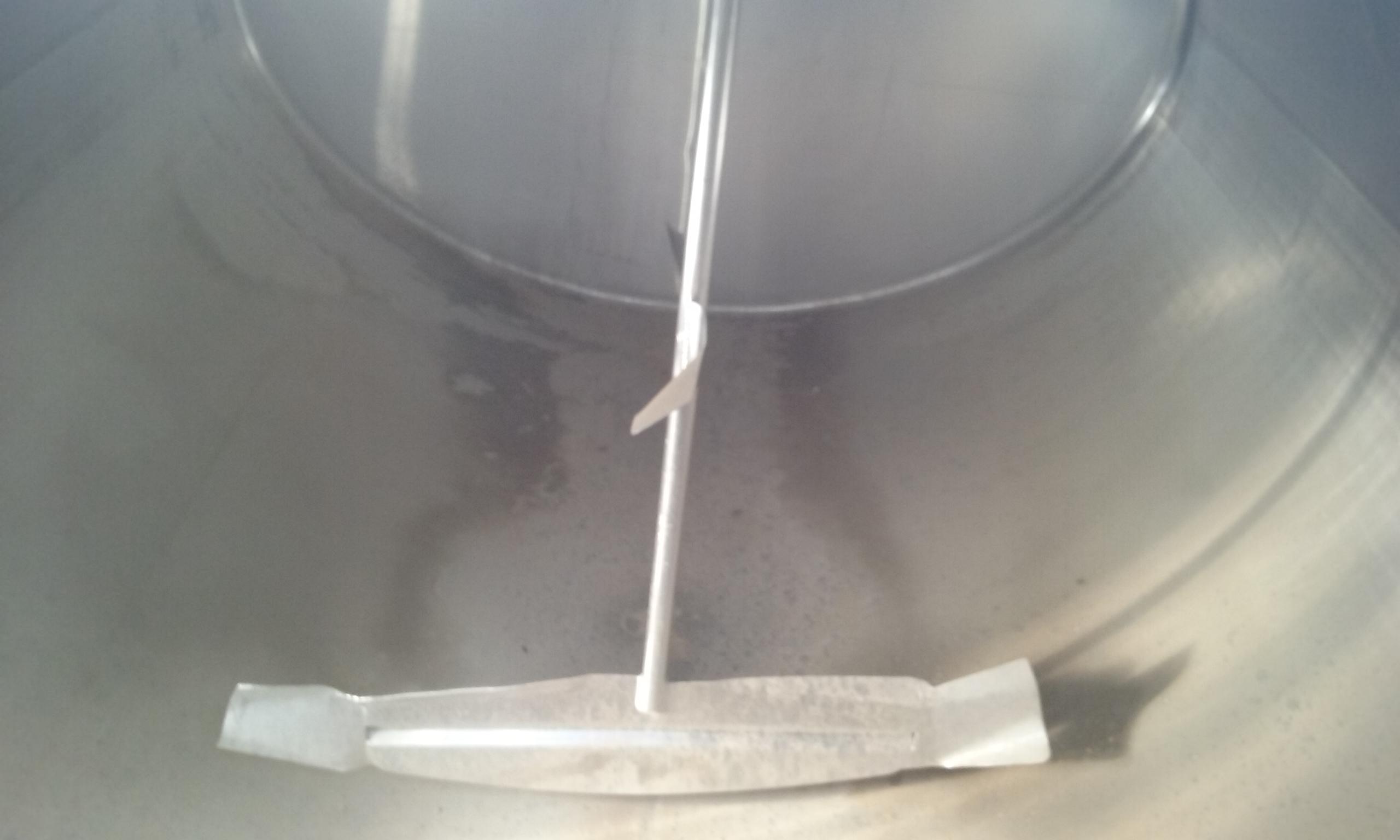 Usado 1000 GALLON BULK TANK