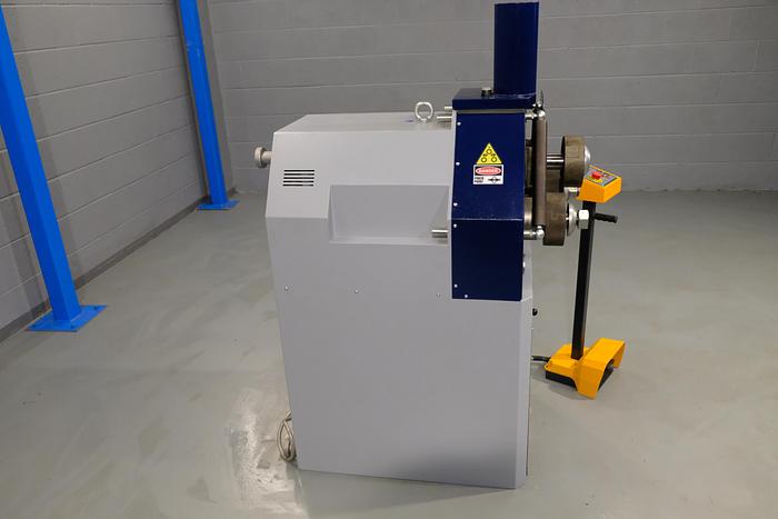 UZMA HPK 50 section roller hydraulic operation