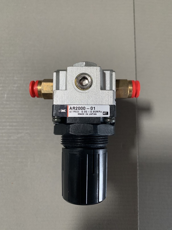Used SMC Air Regulator AR2000-01