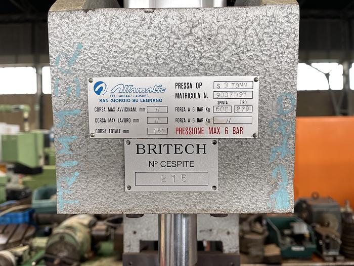 Usato Pressa pneumatica a collo di cigno ALFAMATIC OP S 3 Tonn