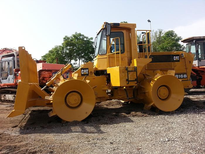 Usato 1990 Compattatore rifiuti, Caterpillar 816 B
