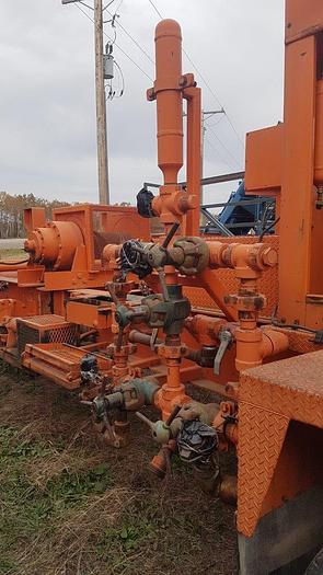 Used 2001 Frontier 4 Axle Carrier Style Oilfield Pump / Kill Truck