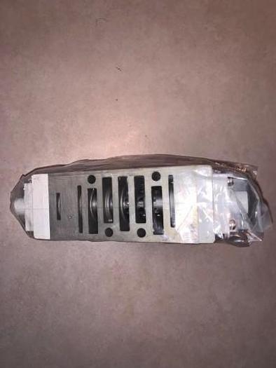 SMC VQ7-8-FIG-D-3 valve