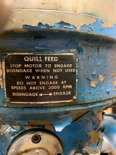 Used BRIDGEPORT SERIES I 2HP VERTICAL KNEE MILL VARIABLE SPEED SPINDLE