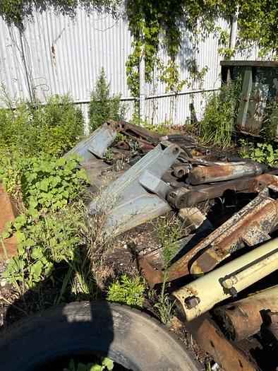 Used Leach R11 blades and carriers with 4 cylinders