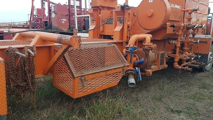 Used 2002 WELCAN 4 Axle Carrier Style Oilfield Pump / Kill Truck