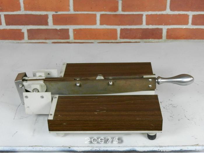 Used Tmi 22-34 Twin Blade Sample Cutter, 1/2" By 6" Sample #20975