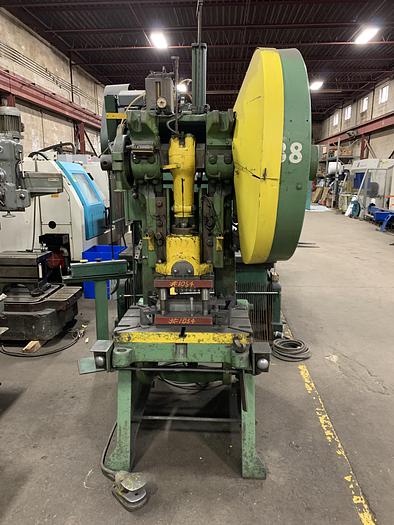 Used 40 TON, BROWN BOGGS, 15LW, OBI PUNCH PRESS