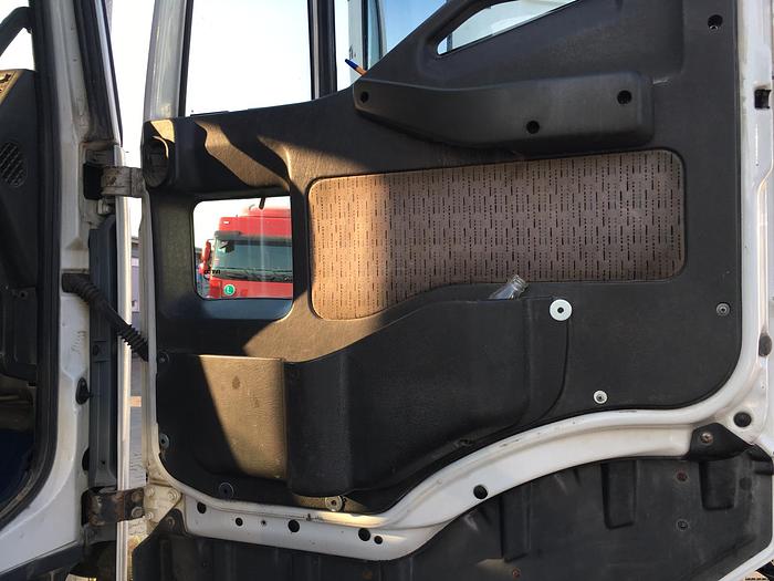 Used 2001 Iveco CURSOR 430