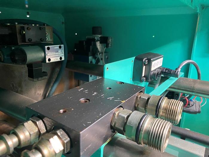 Used 1997 Arburg Allrounder Selecta 270S 250-60 Injection Moulding Machine