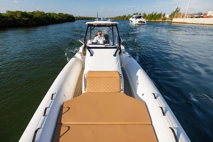 2025 Nuova Jolly Prince 33 Center Console