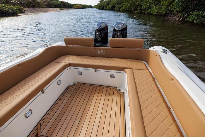 2025 Nuova Jolly Prince 38 Center Console