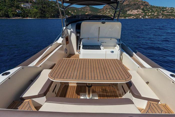 2025 Nuova Jolly Prince 38 Sport Cabin