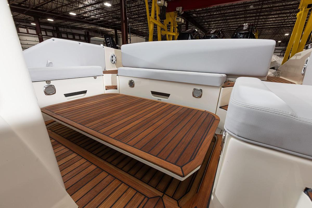 2025 Nuova Jolly Prince 38 Sport Cabin