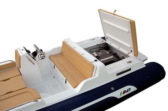 2025 AB Inflatables Nautilus 19 DLX I/O