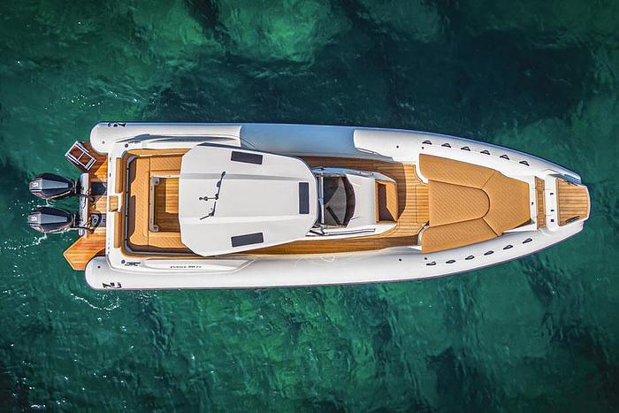 2025 Nuova Jolly Prince 38 Center Console