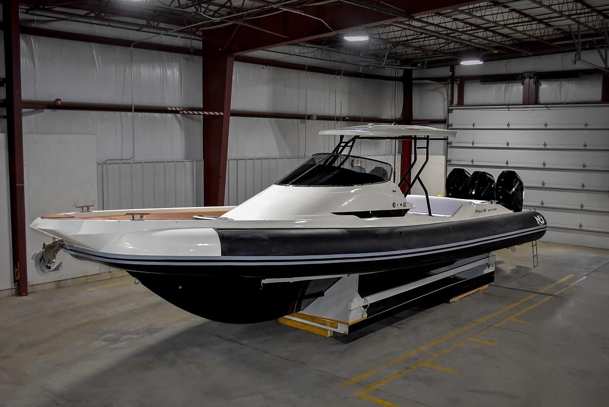 2025 Nuova Jolly Prince 38 Sport Cabin