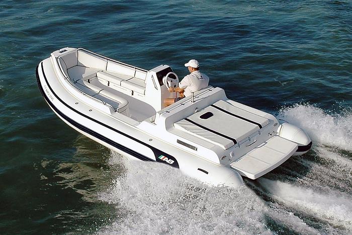 2025 AB Inflatables Nautilus 19 DLX I/O