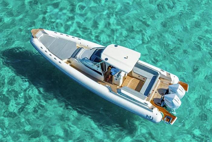 2025 Nuova Jolly Prince 33 Center Console