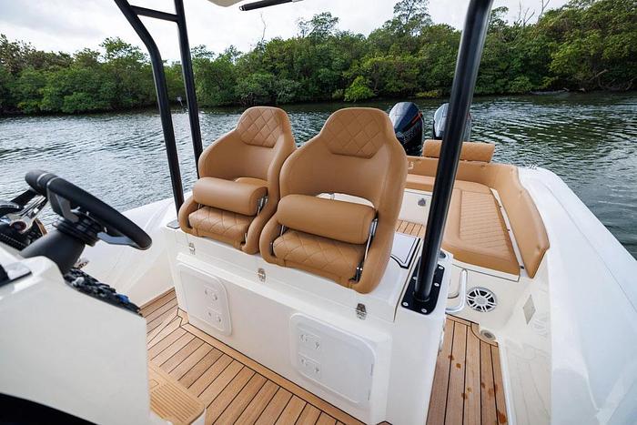2025 Nuova Jolly Prince 38 Center Console