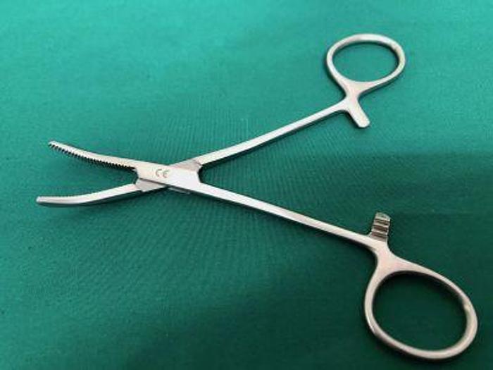 Used Forceps Artery Spencer Wells Curved 125mm (5in)