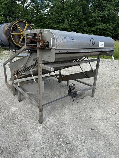 Used Magnuson Engineering Shufflo Feeder and Slicer 54" Wide